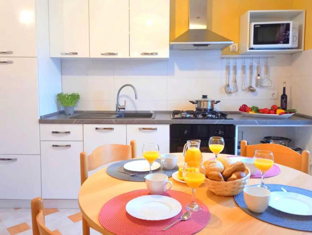 Villa Diana Apartments Porec Luaran gambar